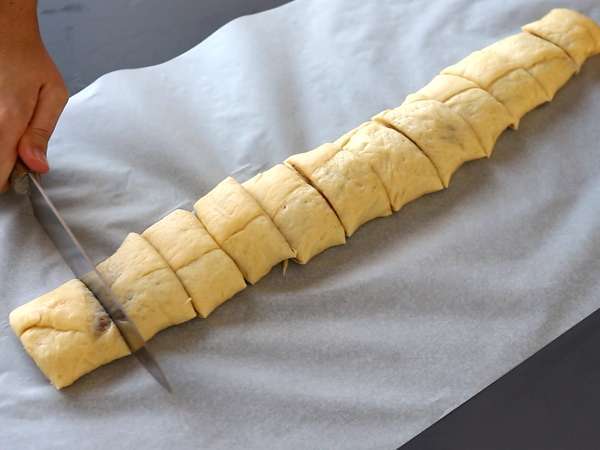 Gulungan kayu manis, brioche kayu manis dengan lapisan gula vanila - Persiapan langkah 7