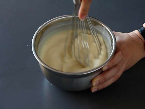 Choco flan, kombinasi sempurna antara kue cokelat yang lembab dan flan karamel vanila - Persiapan langkah 3