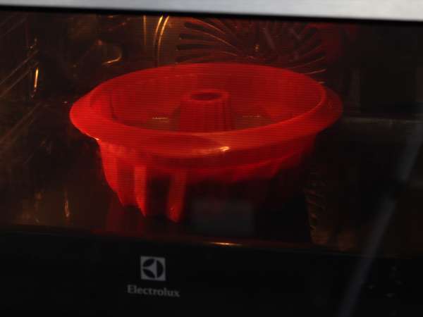 Choco flan, kombinasi sempurna antara kue cokelat yang lembab dan flan karamel vanila - Persiapan langkah 10