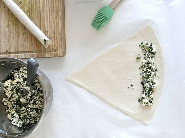 Börek dengan keju feta dan peterseli - Persiapan langkah 2