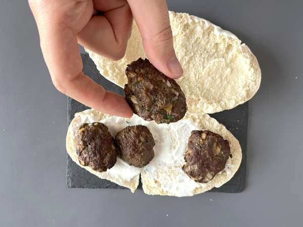 Köfte - bakso Turki dalam roti - Persiapan langkah 1