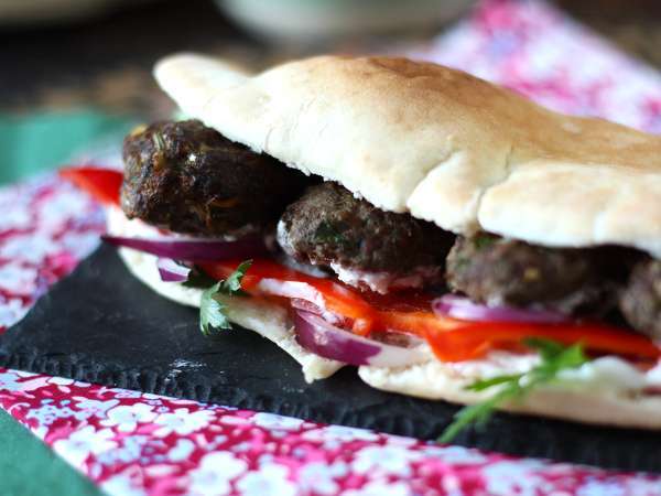 Köfte - bakso Turki dalam roti - Persiapan langkah 4