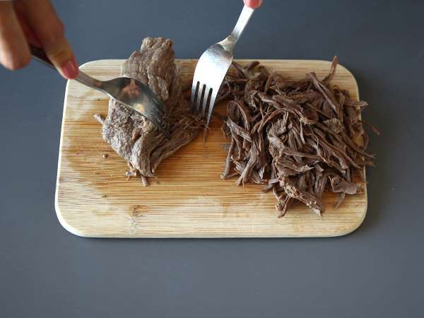 Pisang raja diisi dengan suwiran daging dan keju parut - Persiapan langkah 2