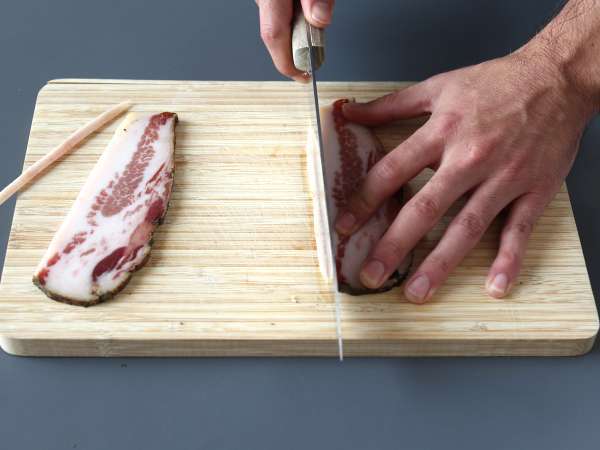 Pasta all'amatriciana, resep tradisional yang dijelaskan langkah demi langkah - Persiapan langkah 1