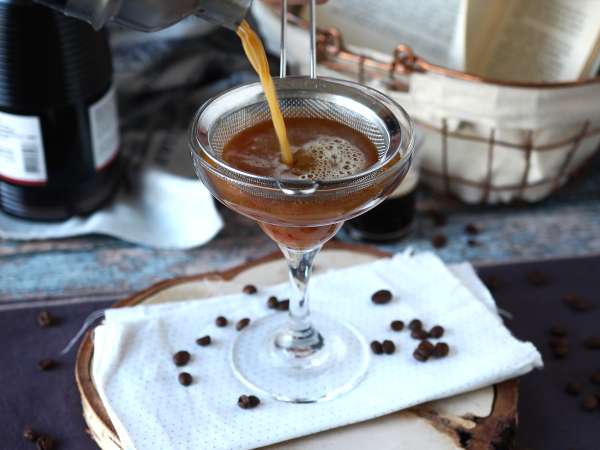 Espresso Martini, koktail yang sempurna untuk para pecinta kopi - Persiapan langkah 4