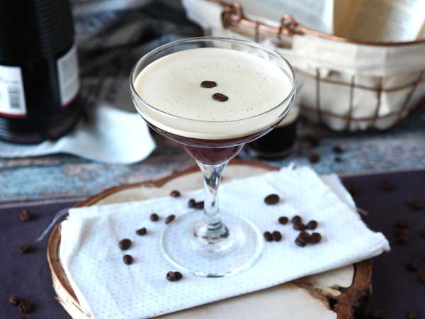 Espresso Martini, koktail yang sempurna untuk para pecinta kopi - Persiapan langkah 5