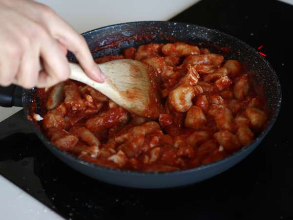 Gnocchi alla Sorrentina dalam wajan: resep cepat dan lezat yang disukai semua orang! - Persiapan langkah 10