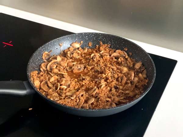 Wajan mie Cina (sayuran dan protein kedelai bertekstur) - Persiapan langkah 2