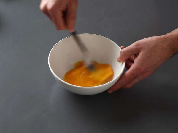 Spaghetti alla carbonara, resep karbo Italia yang sesungguhnya! - Persiapan langkah 4