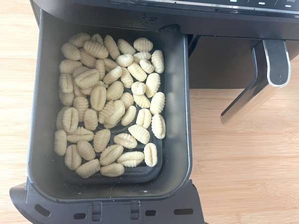 Gnocchi yang renyah dan lembut dengan penggorengan udara, siap hanya dalam 10 menit! - Persiapan langkah 1