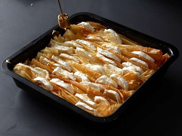 Kue crinkle yang gurih dengan keju kambing dan madu - Persiapan langkah 7