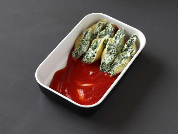Conchiglioni diisi dengan ricotta dan bayam: hidangan vegetarian panggang yang tak tertahankan - Persiapan langkah 7