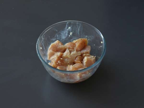 Ayam goreng Korea dengan saus gochujang pedas - Dakgangjeong - Persiapan langkah 3