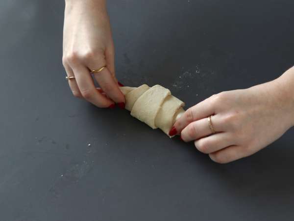 Croissant yang sangat lezat dan sangat mudah. Kombinasi sempurna antara croissant dan kue! - Persiapan langkah 6