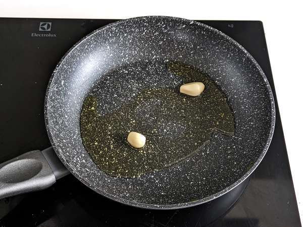 Bayam goreng, lauk yang lezat dan mudah dibuat - Persiapan langkah 2