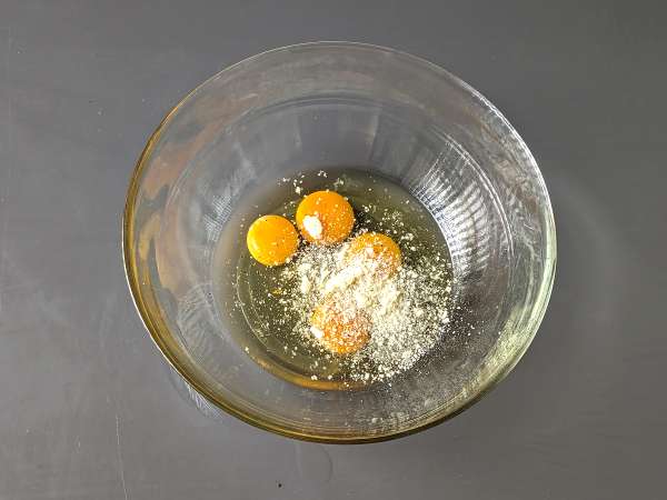 Omelet bayam, hidangan kedua vegetarian yang mudah dan lezat - Persiapan langkah 5