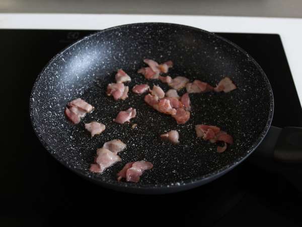 Bagaimana cara memasak mie Buldak rasa carbonara? Resep terbaik! - Persiapan langkah 1