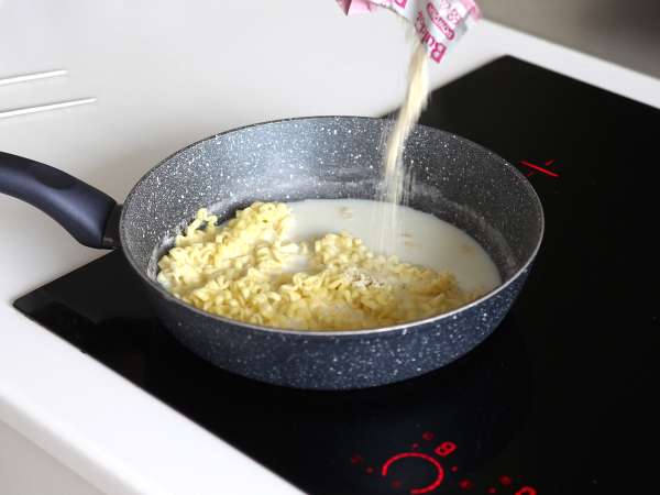 Bagaimana cara memasak mie Buldak rasa carbonara? Resep terbaik! - Persiapan langkah 5