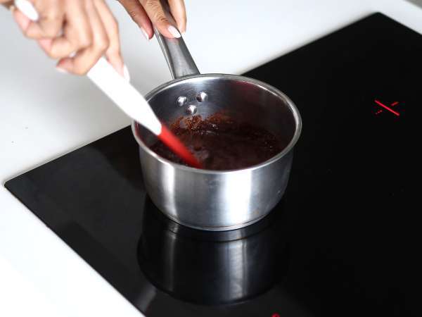 Kue Nega Maluca yang lembut dengan lapisan gula brigadeiro - Persiapan langkah 6