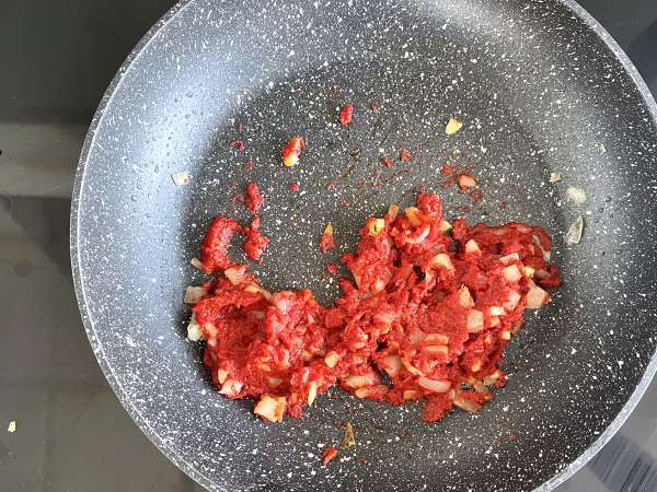 Nasi dengan kacang merah dan daging asap: hidangan khas Kuba - Persiapan langkah 3