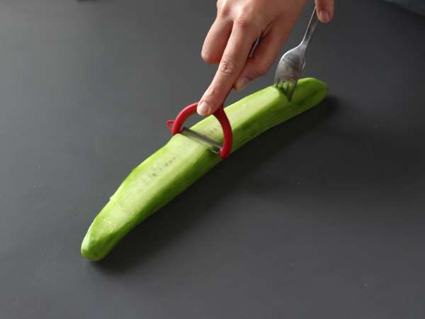 Salad tagliatelle sayuran dengan saus kacang - Persiapan langkah 2