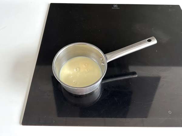 Peanut Brigadeiro, makanan manis khas Brasil yang lezat - Persiapan langkah 1