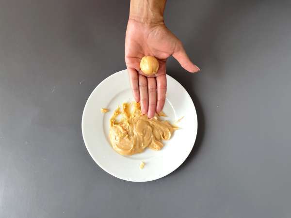 Peanut Brigadeiro, makanan manis khas Brasil yang lezat - Persiapan langkah 4