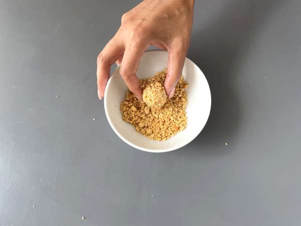 Peanut Brigadeiro, makanan manis khas Brasil yang lezat - Persiapan langkah 5