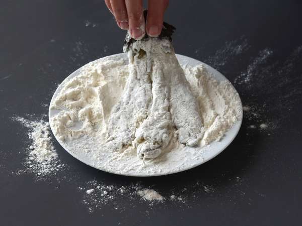 Terong dilapisi tepung roti dengan remah roti panko, kari Jepang ala katsu tapi vegetarian - Persiapan langkah 5