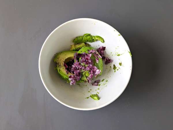 Pasta dingin dengan krim alpukat, almond, dan tomat ceri: vegetarian dan sangat lezat! - Persiapan langkah 2