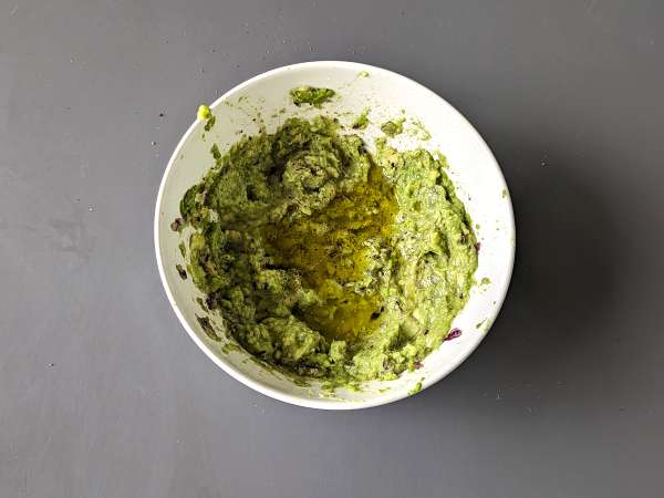 Pasta dingin dengan krim alpukat, almond, dan tomat ceri: vegetarian dan sangat lezat! - Persiapan langkah 3