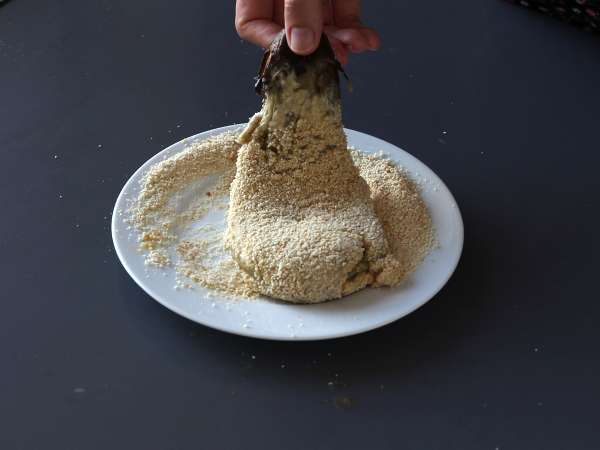 Terong dilapisi tepung roti ala Milan tapi vegetarian - Memasak dengan Air Fryer - Persiapan langkah 8