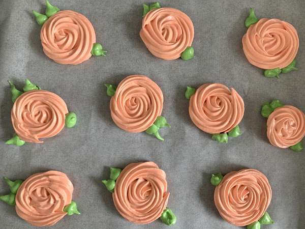 Meringue dalam bentuk mawar yang lucu! - Persiapan langkah 8