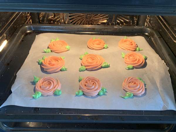 Meringue dalam bentuk mawar yang lucu! - Persiapan langkah 9