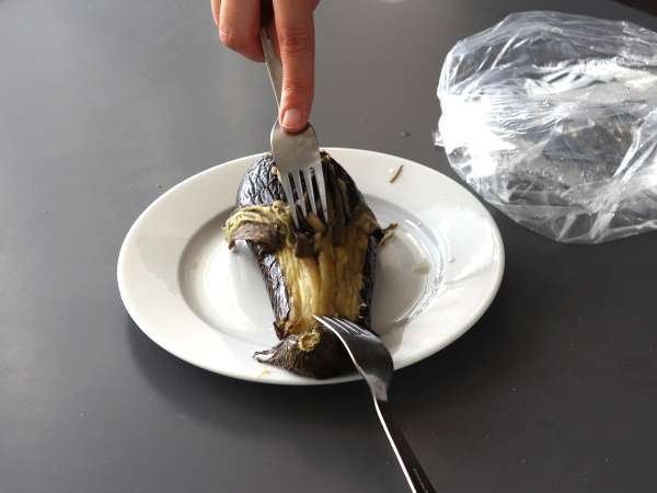 Bagaimana cara memanggang dan mengupas terong di dalam oven? - Persiapan langkah 5