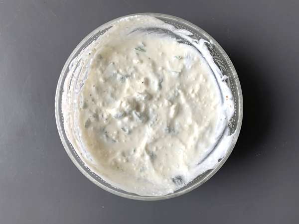 Saus yoghurt, feta, lemon, dan mint yang sangat segar! - Persiapan langkah 1