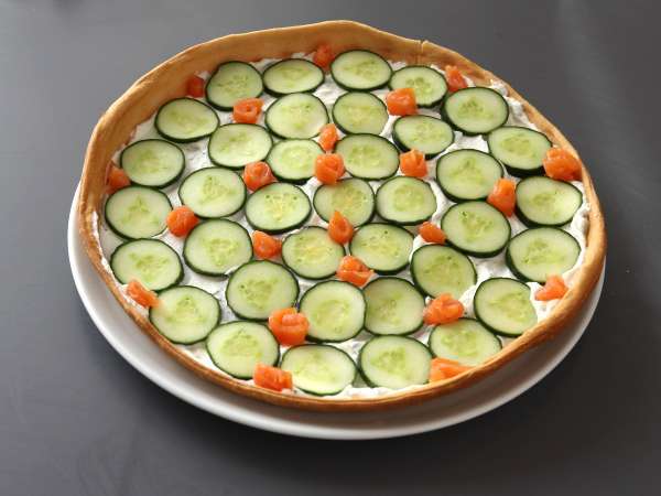 Tart musim panas yang sangat menyegarkan: ricotta, mentimun, dan salmon asap - Persiapan langkah 9