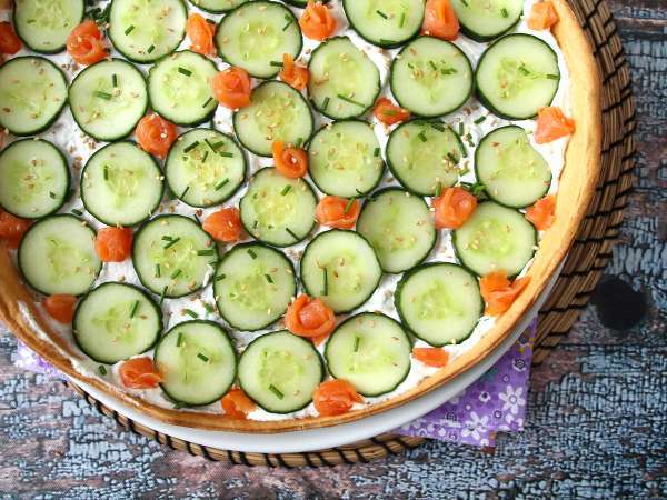 Tart musim panas yang sangat menyegarkan: ricotta, mentimun, dan salmon asap - Persiapan langkah 10