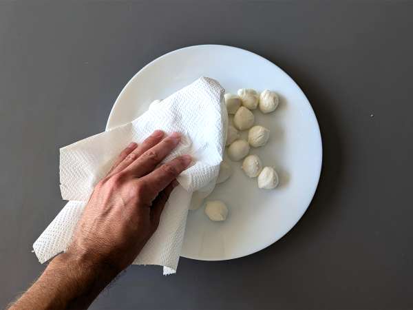 Mozzarelline dalam penggorengan udara - Persiapan langkah 1