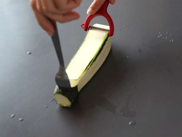 Kebab cukini dengan saus Asia yang lezat dan pedas - Persiapan langkah 2