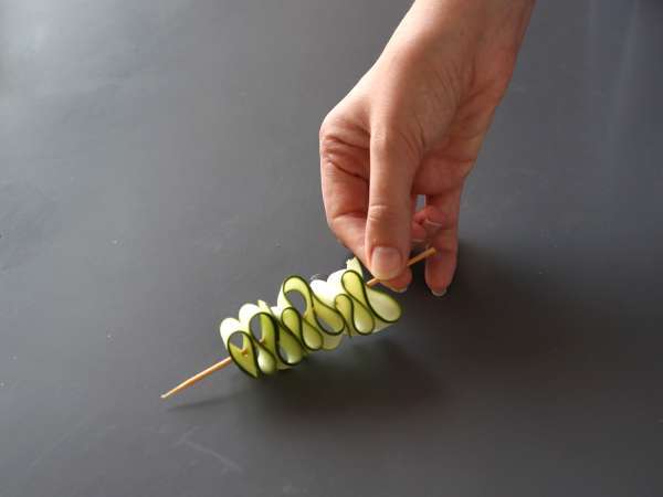 Kebab cukini dengan saus Asia yang lezat dan pedas - Persiapan langkah 4