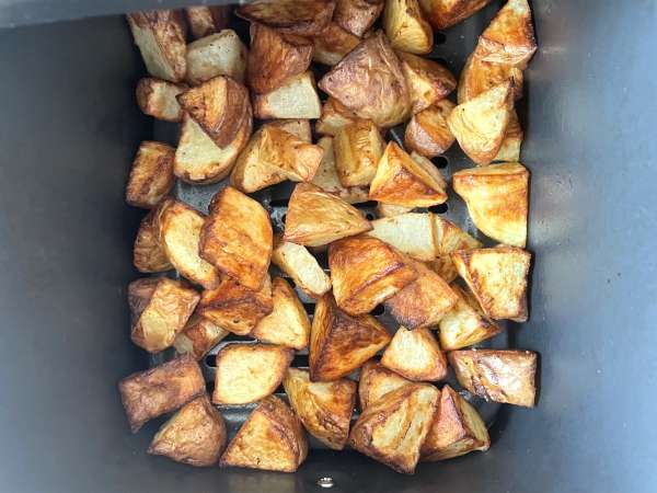 Kentang jaket di dalam penggorengan udara - Persiapan langkah 4