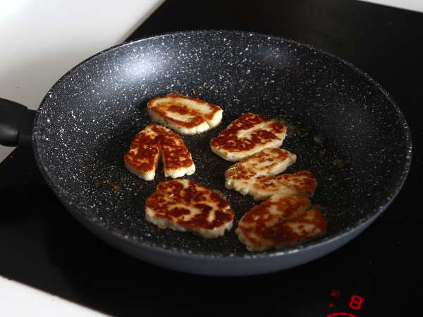 Gyros dengan halloumi, versi vegetarian dari sandwich Yunani! - Persiapan langkah 5