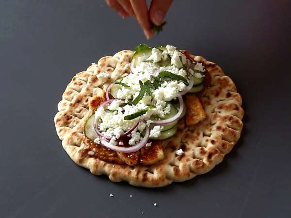 Gyros dengan halloumi, versi vegetarian dari sandwich Yunani! - Persiapan langkah 9