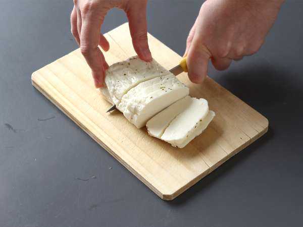 Halloumi goreng manis dan asam dengan madu dan rosemary - Persiapan langkah 1