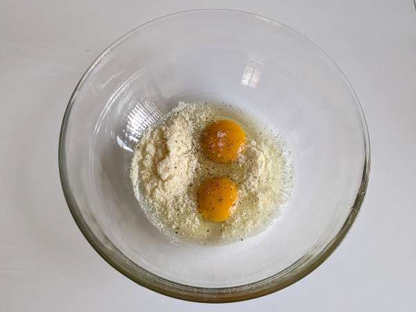 Telur dadar pasta dalam penggorengan udara - Persiapan langkah 2