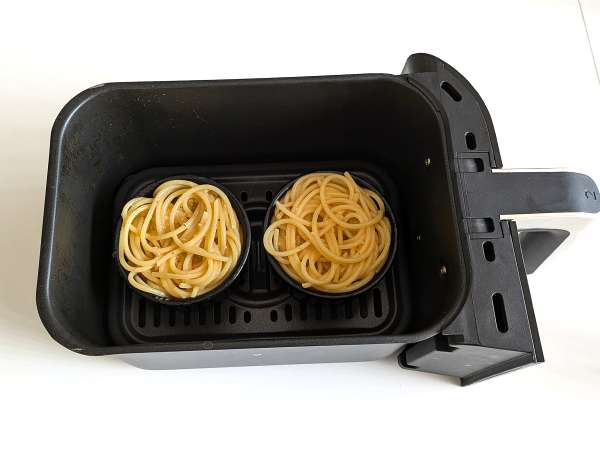 Telur dadar pasta dalam penggorengan udara - Persiapan langkah 6