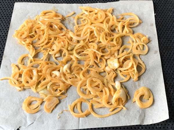 Bagaimana cara membuat bawang bombay renyah di dalam oven? - Persiapan langkah 5