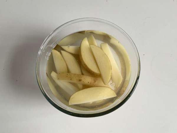 Bagaimana cara membuat kentang goreng yang renyah di dalam Air Fryer? - Persiapan langkah 3