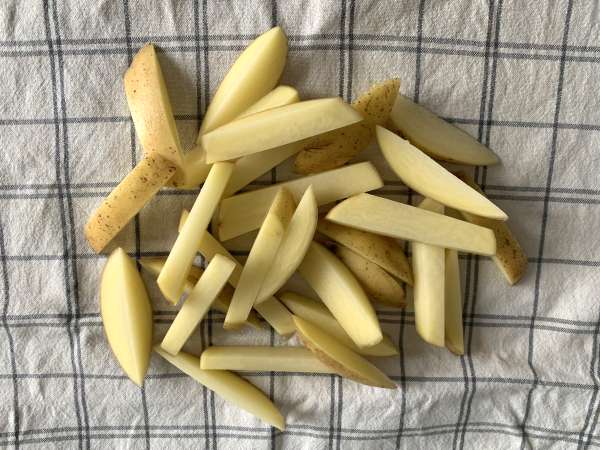 Bagaimana cara membuat kentang goreng yang renyah di dalam Air Fryer? - Persiapan langkah 4